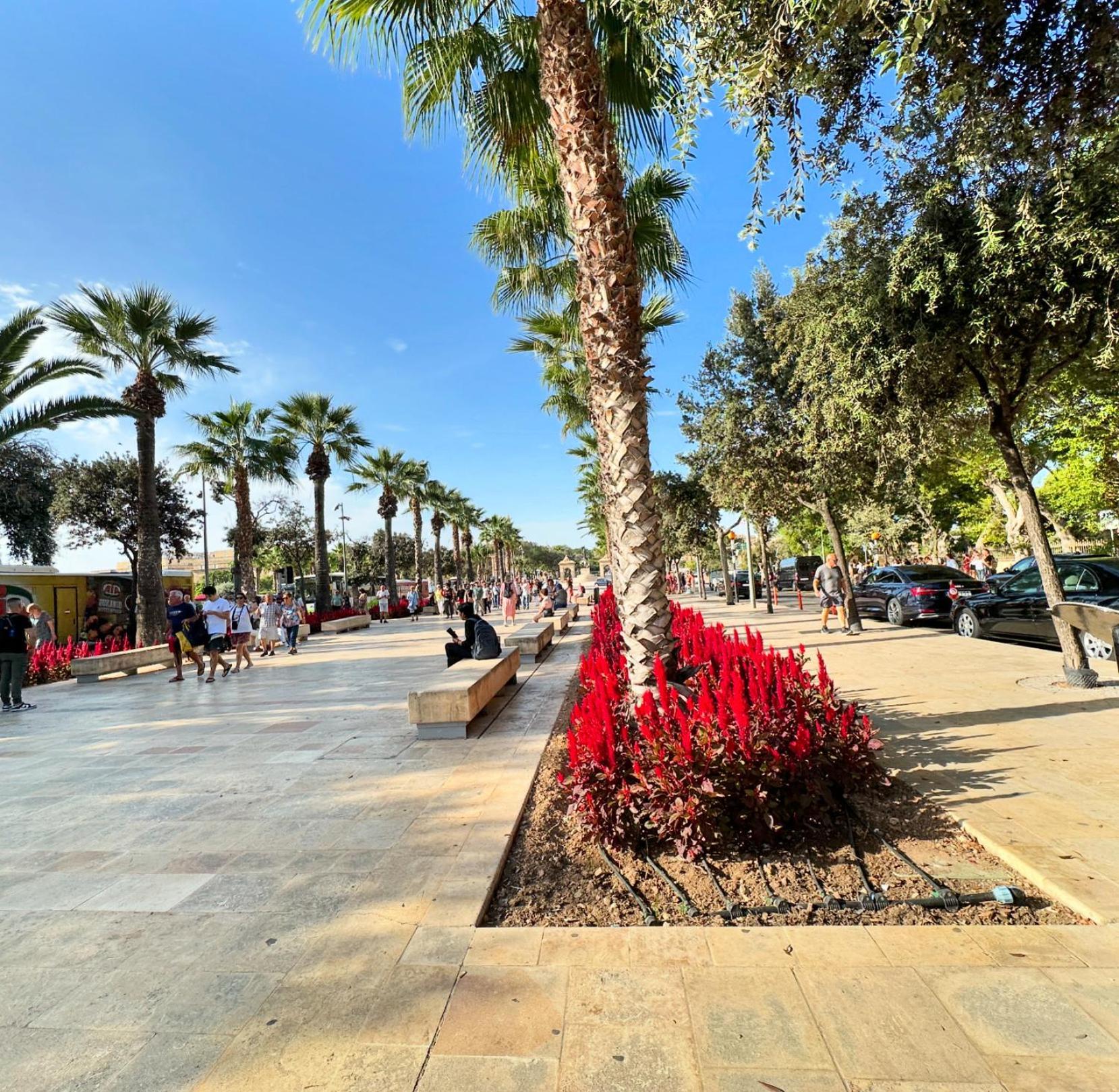 Seaview Sliema 30 Seconds To High Street & Ferry, 2X Double En-Suite Bedrooms, Modern Whole Traditional Townhouse, Kitchen, Living Area, & Roof Terrace Exterior foto