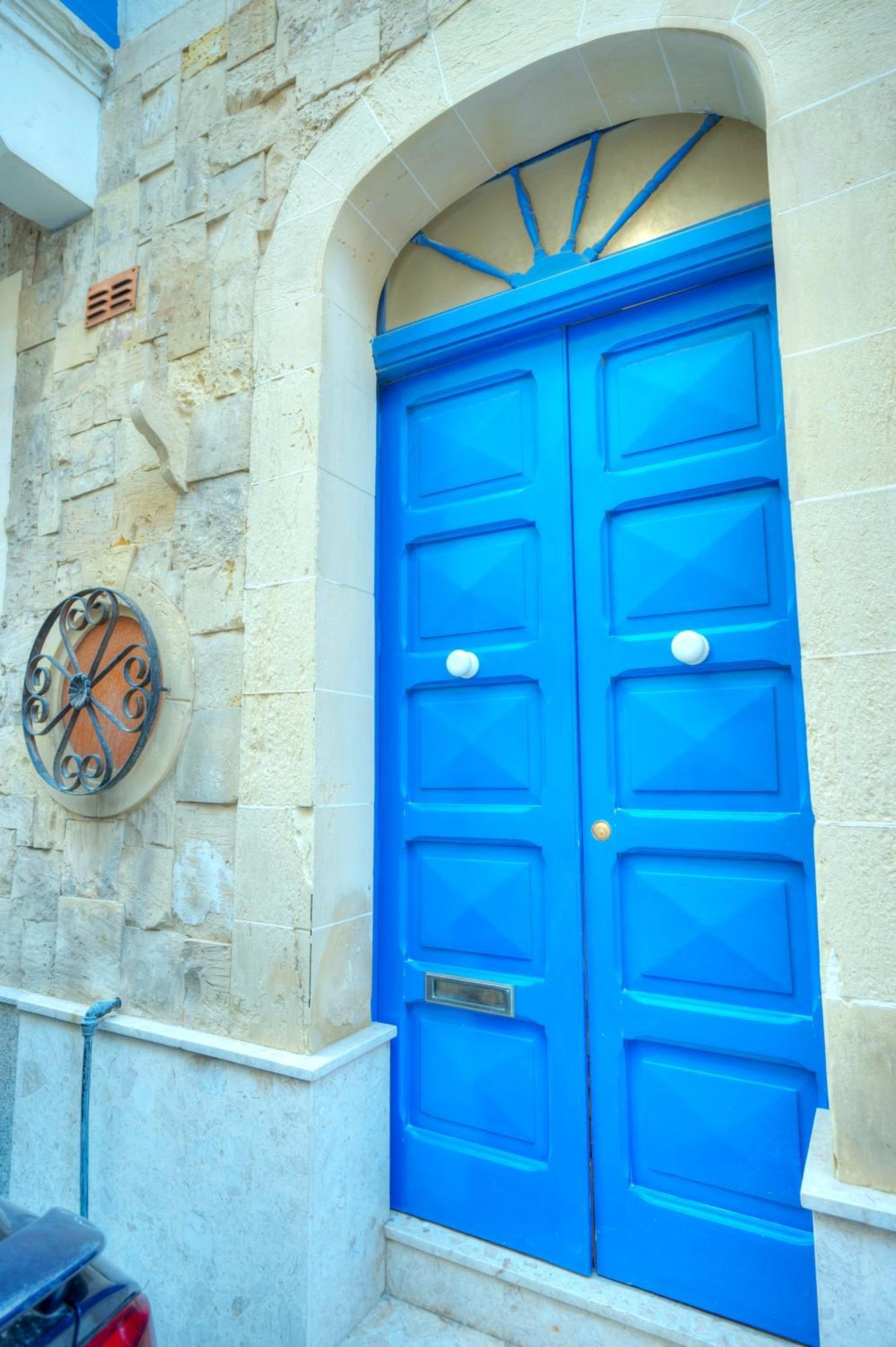Seaview Sliema 30 Seconds To High Street & Ferry, 2X Double En-Suite Bedrooms, Modern Whole Traditional Townhouse, Kitchen, Living Area, & Roof Terrace Exterior foto