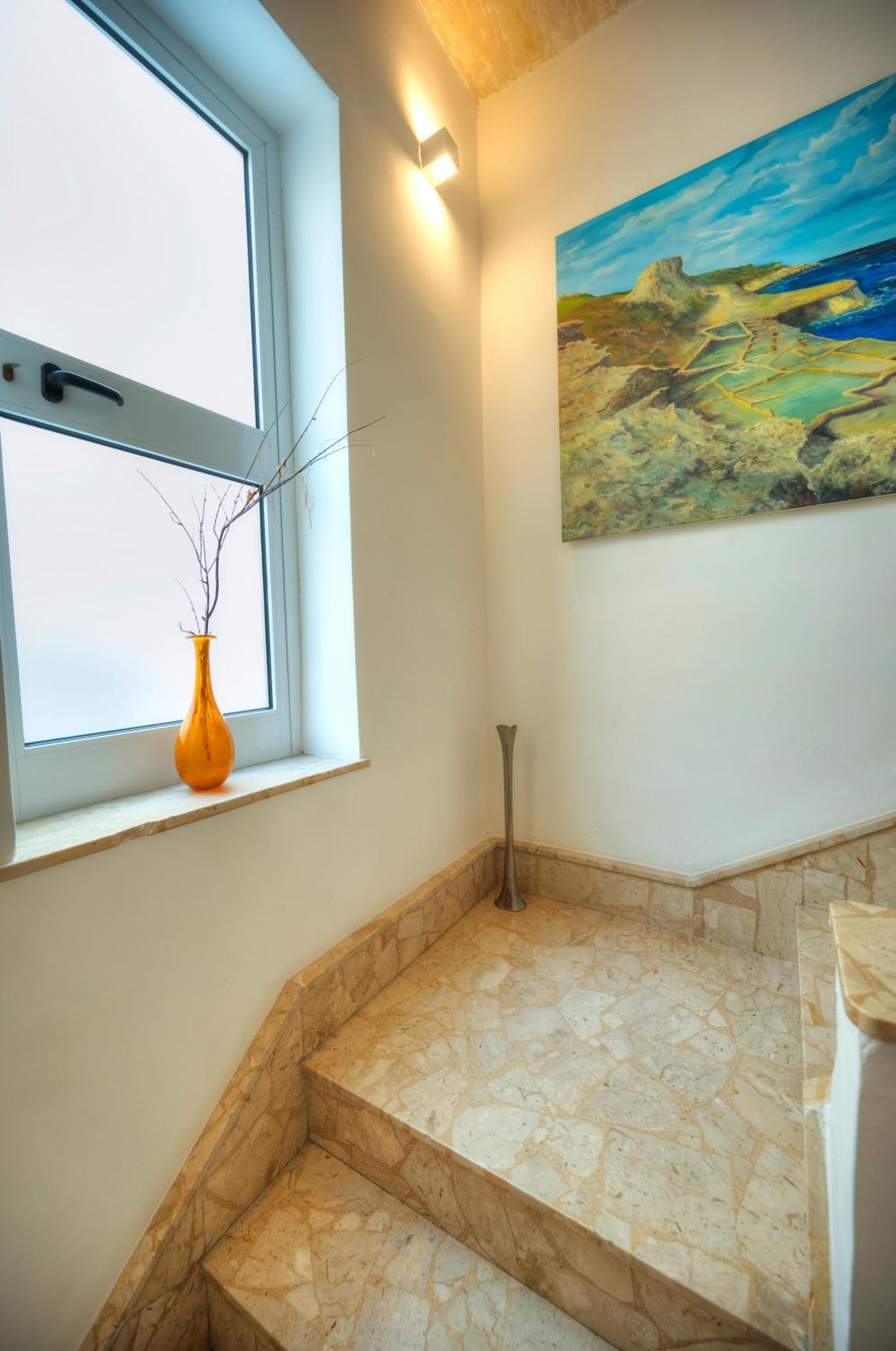 Seaview Sliema 30 Seconds To High Street & Ferry, 2X Double En-Suite Bedrooms, Modern Whole Traditional Townhouse, Kitchen, Living Area, & Roof Terrace Exterior foto