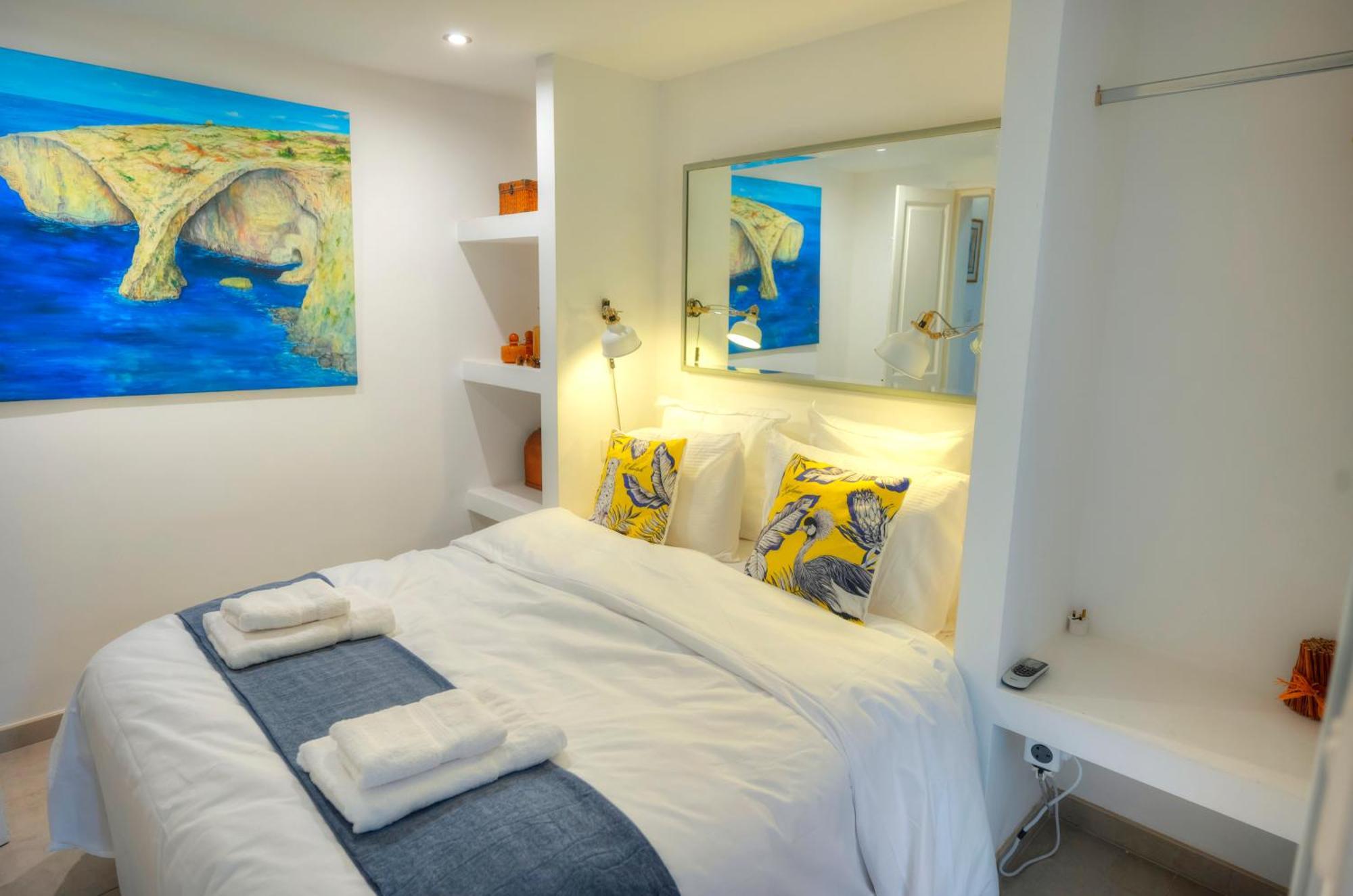 Seaview Sliema 30 Seconds To High Street & Ferry, 2X Double En-Suite Bedrooms, Modern Whole Traditional Townhouse, Kitchen, Living Area, & Roof Terrace Exterior foto