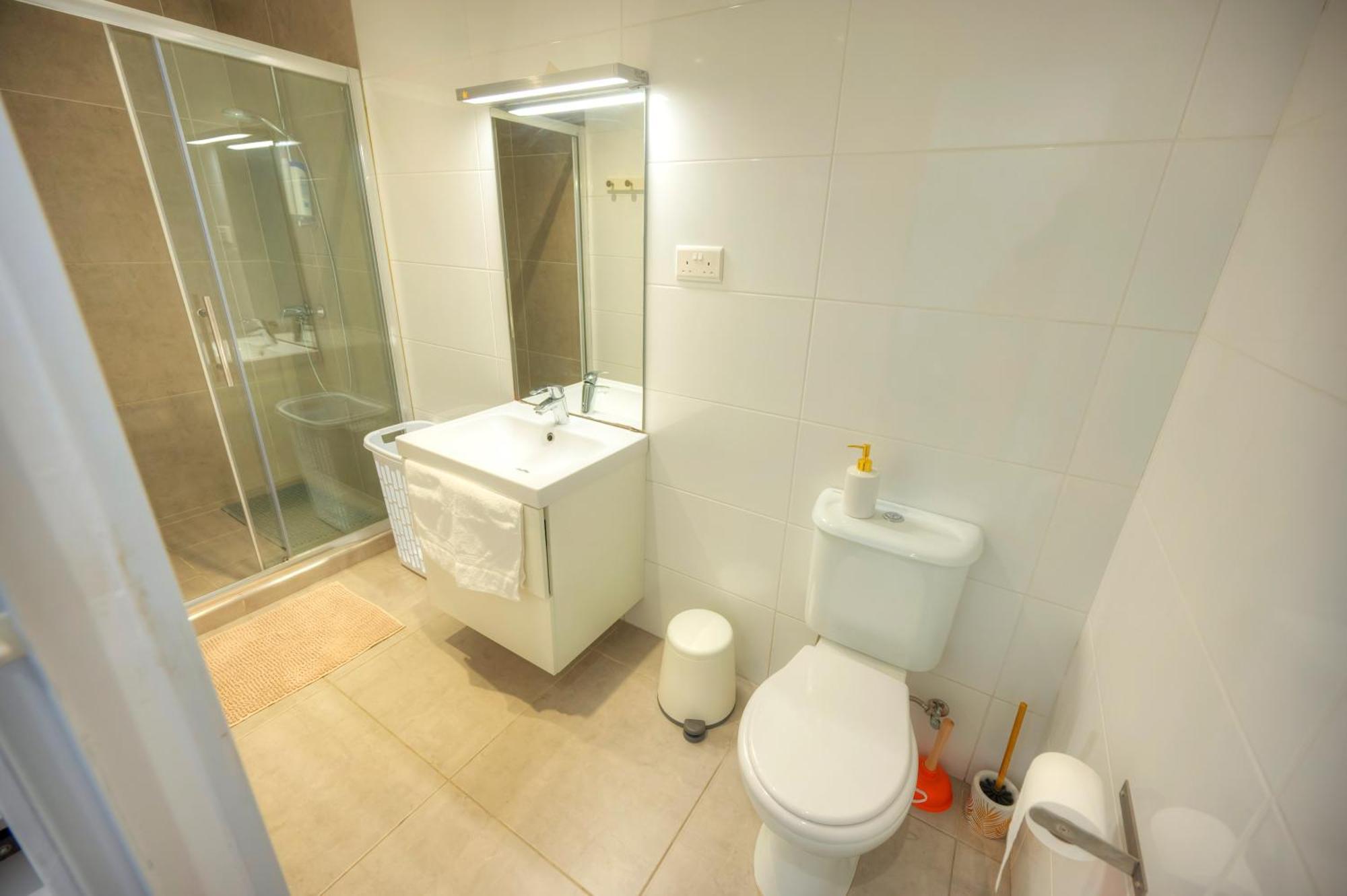Seaview Sliema 30 Seconds To High Street & Ferry, 2X Double En-Suite Bedrooms, Modern Whole Traditional Townhouse, Kitchen, Living Area, & Roof Terrace Exterior foto