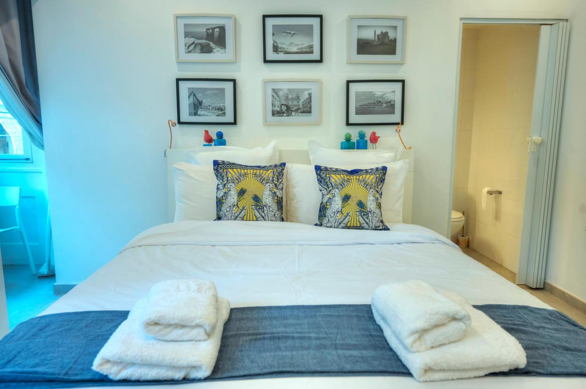 Seaview Sliema 30 Seconds To High Street & Ferry, 2X Double En-Suite Bedrooms, Modern Whole Traditional Townhouse, Kitchen, Living Area, & Roof Terrace Exterior foto